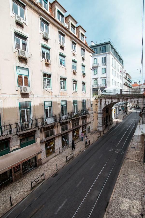 Walk'In Sodre Hostel Lisbon Exterior photo